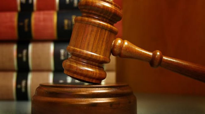 EXTRA: Man burns credentials of employer who refused to increase his salary