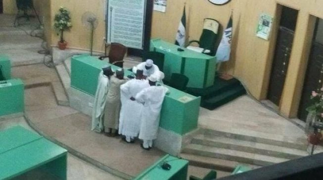 Kano assembly removes speaker