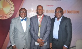 Media experts lament popularity of fake news