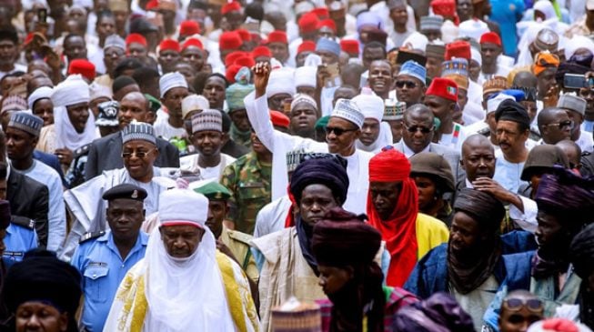 PHOTOS: Buhari visits Bauchi over windstorm, fire disasters