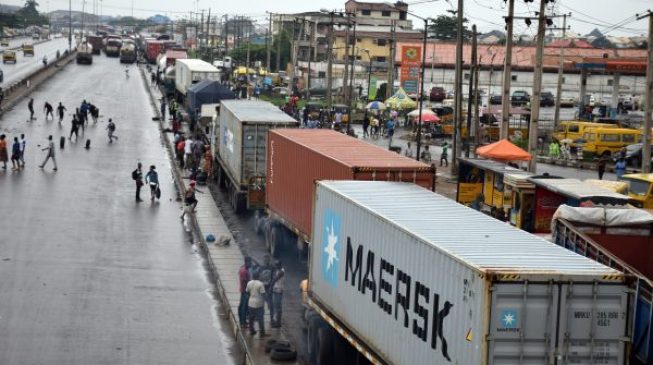 ICYMI: Osinbajo green-lights operation to clear Apapa-Oshodi gridlock