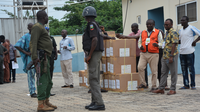 PHOTOS: INEC moves election materials from CBN to Ekiti LGAs