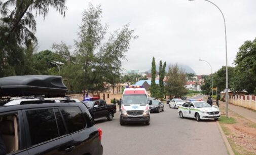 Police intercept Saraki’s convoy, prevent him from leaving his street