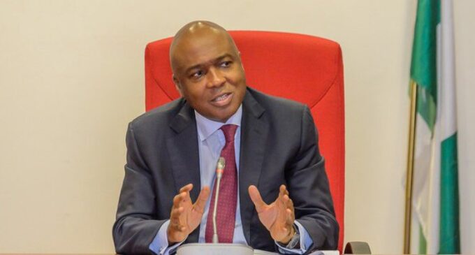I can’t descend into the gutter with you, Saraki replies APC