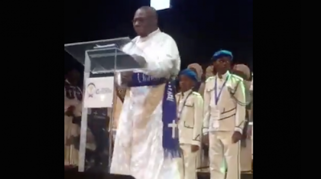 TRENDING VIDEO: Obasanjo inspects ‘military parade’ on pulpit