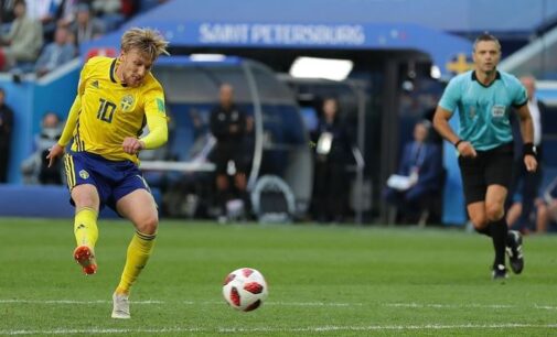 Forsberg’s lone strike takes Sweden to quarter-finals after 24 years