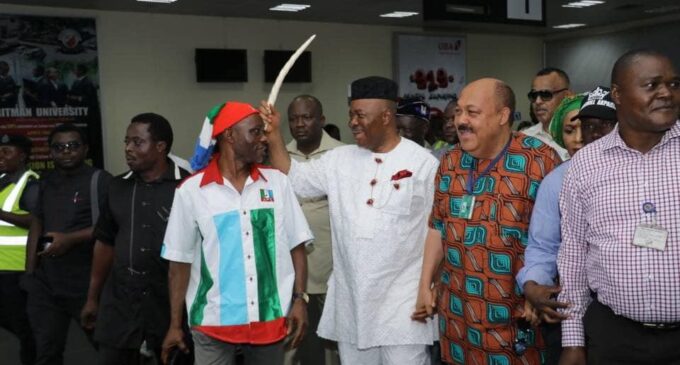 ‘Some of them took tramadol’, ‘Ben Bruce believes in lies’  – Akpabio tackles PDP lawmakers at APC rally