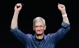Apple’s market value hits $1trn — first US company to attain such height