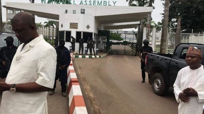 DSS operatives block entrance of national assembly