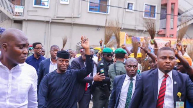 PHOTOS: Osinbajo storms Bariga on Sallah day