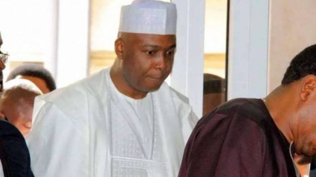 Saraki avoids journalists after meeting IBB in Minna