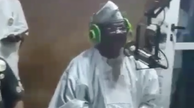 FLASHBACK: In 2016, Ajimobi told Ayefele ‘I’m happy I didn’t demolish your building’ (video)