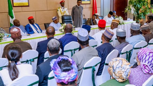 PHOTOS: Buhari meets Nigerian community in China