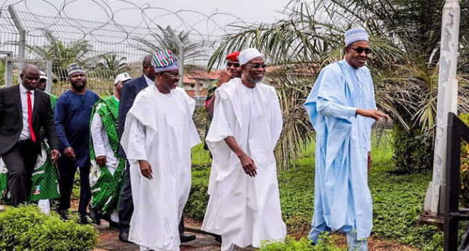 Buhari, 13 APC governors storm Osun for Oyetola