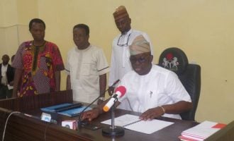 I’ve done my best, says Fayose as he presents handover note to Ekiti HOS