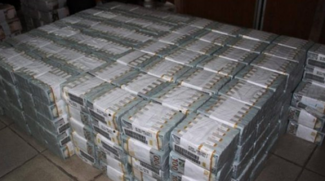 e-Nigerians: Stop showing love for the looters