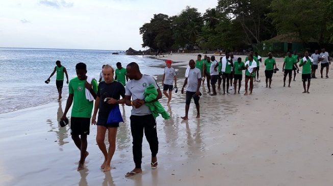 Rohr asks Eagles to ‘show character’ in AFCON qualifier against Seychelles