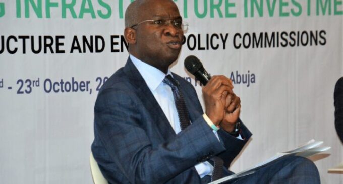 Fashola: Let’s stop deceiving ourselves, Nigerian banks not ready to fund infrastructure