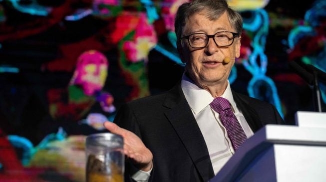 Bill Gates unveils toilet that turns human waste to fertilizer