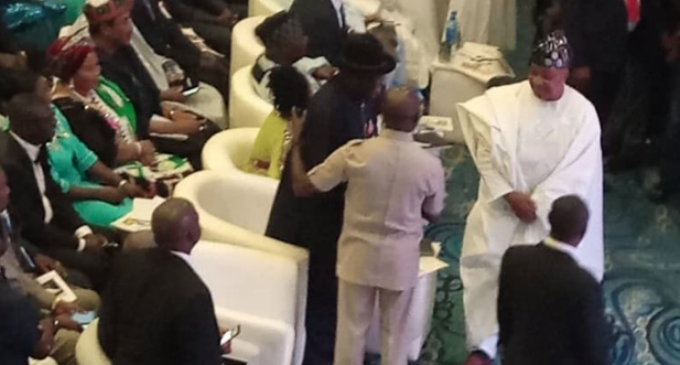 EXTRA: Oshiomhole causes stir at Jonathan’s book launch