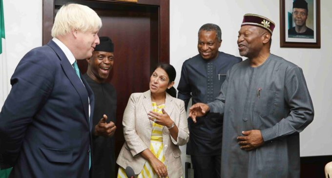 ‘Why you should NOT invest in Nigeria’ — ex-UK secretary of state writes investors