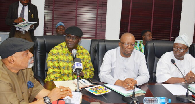 FG signs MoU with labour, to transmit minimum wage bill to n’assembly Jan 23