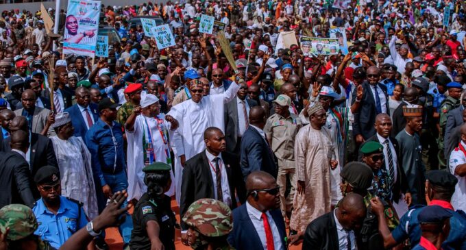 PHOTOS: Massive crowd as Buhari campaigns in Kogi