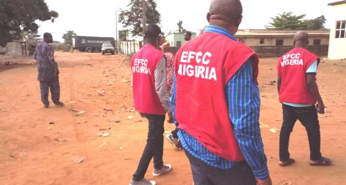 EFCC agents storm Imo polling unit, quiz PDP candidate