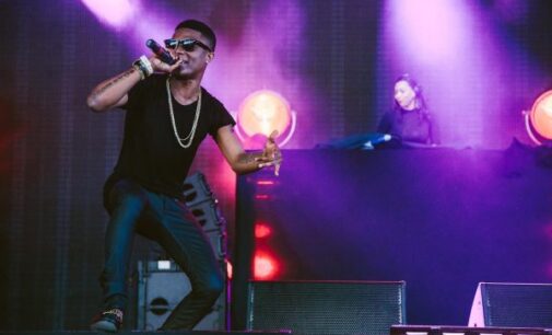 WATCH: Drake, Wizkid shutdown London O2 Arena with ‘Come Closer’