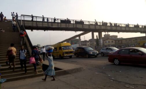 Lagos corps arrests lady who ‘assaulted official’ over crossing of expressway