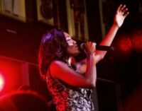 Simi delivers stunning rendition of ‘Omo Charlie Champagne’ at Industry Nite