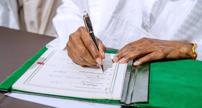 Finally, Buhari signs AfCFTA