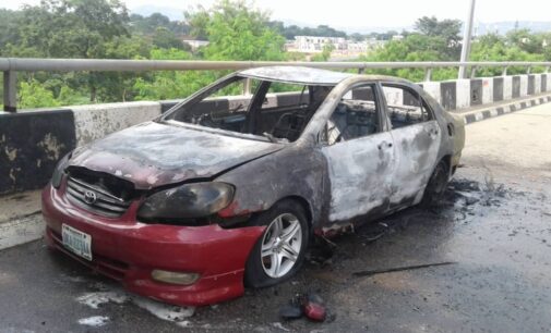 PHOTOS: Shi’ites destroy cars at national assembly