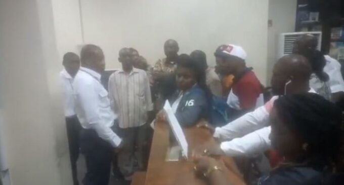 VIDEO: Passengers protest as Dana cancels Uyo-Lagos flight after 10-hour delay