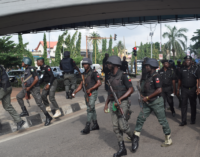 Gunshots as policemen, soldiers chase #RevolutionNow protesters from Lagos stadium