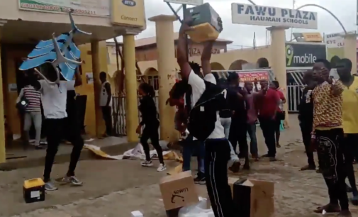 VIDEO: Angry youth break into MTN office in Abuja, vandalise equipment