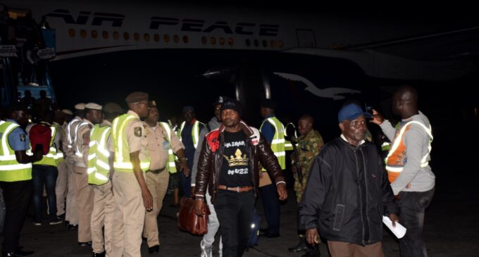 More Nigerians leaving SA over xenophobic attacks to return on Wednesday 