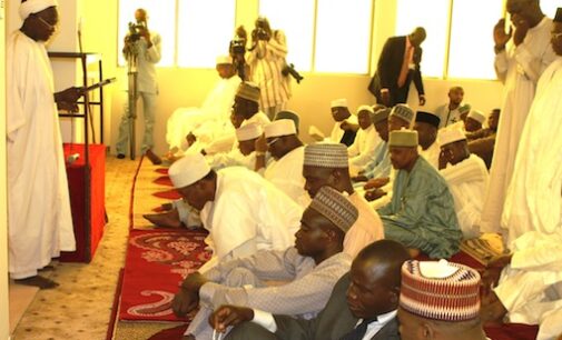 Wedding rumour: Many join Buhari at Aso Rock mosque