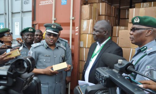 Customs bans import, export of ALL goods through land borders