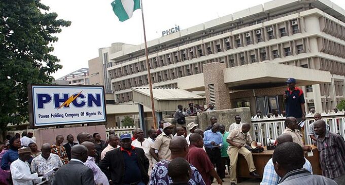 Unpaid benefits, half salaries… demands of electricity union workers who went on strike