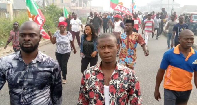 ‘No Lyon, no governor’ — APC supporters protest s’court judgment in Bayelsa