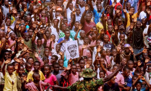 PHOTOS: Massive crowd welcomes Buhari to Ondo