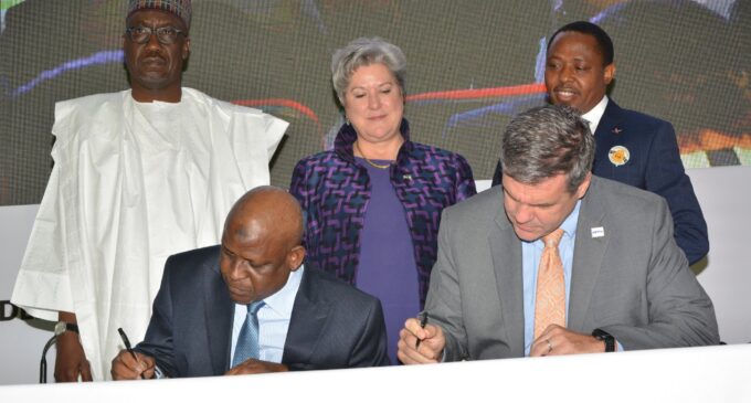 FG, US sign $1.1m grant for Abuja independent power project