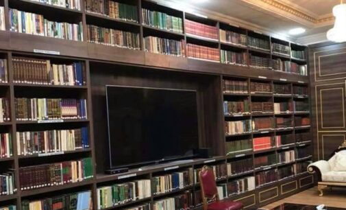 PHOTOS: Sanusi’s books ‘worth over N200m’ moved out of Kano palace 