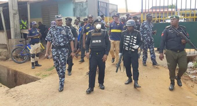 Lockdown: ‘Hoodlums’ break into shops in Lagos, Ogun, rob residents