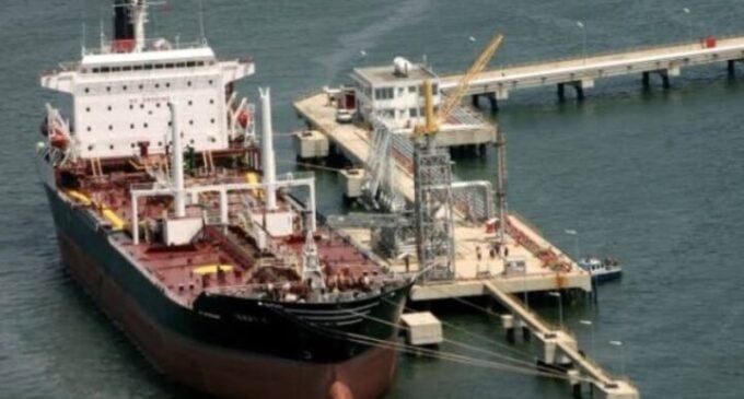 Report: Nigeria earned $394bn oil revenue in 10 years
