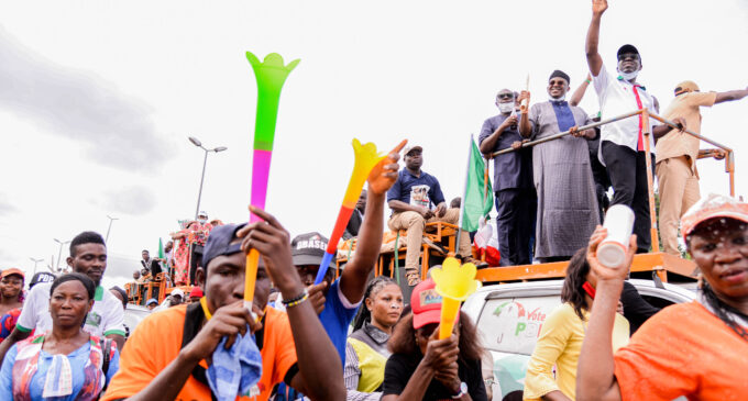PHOTOS: Residents troop out as Obaseki celebrates on the streets of Benin