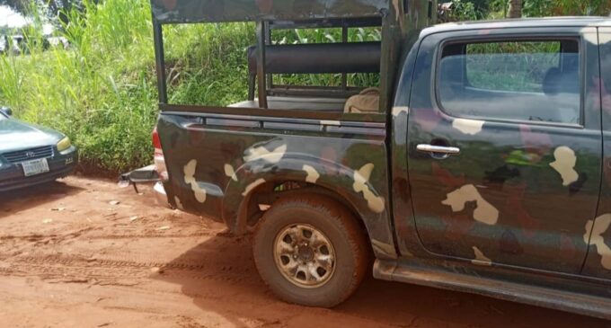 EXTRA: ‘I’ll slap anyone who asks me to settle a dispute’ — ‘hungry’ soldier charges at Edo voters
