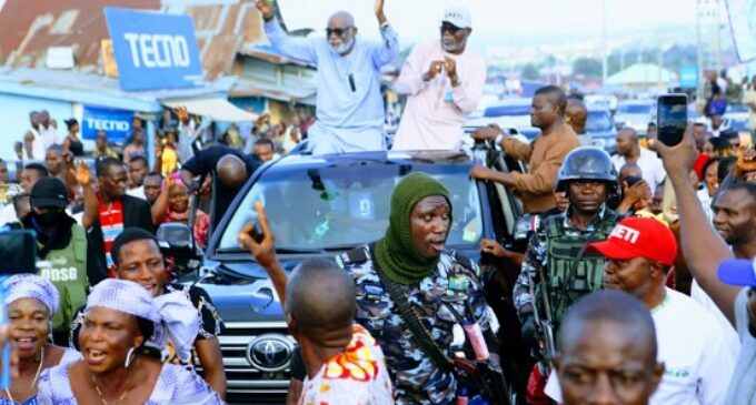 PHOTOS: Akeredolu celebrates victory in the streets