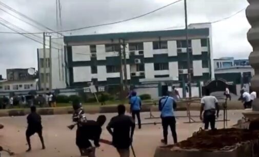 #EndSARS: ‘Hoodlums’ block major roads, extort motorists in Benin